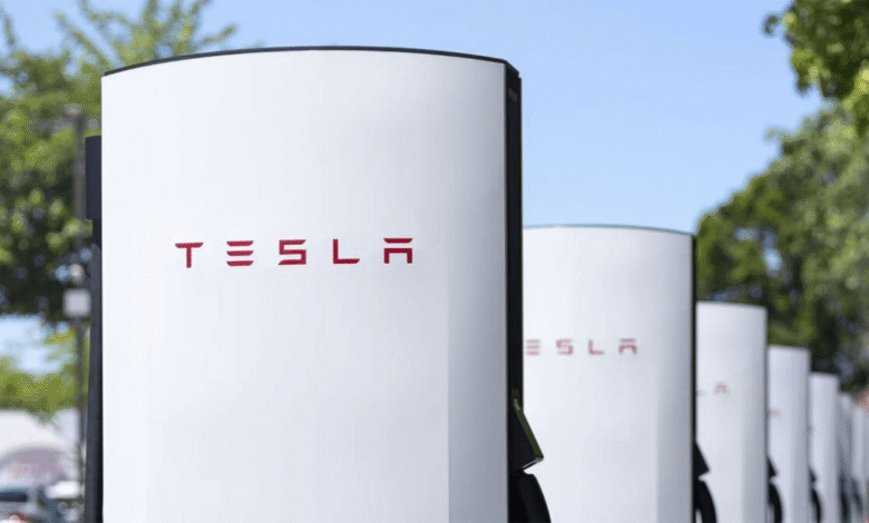 Tesla, 500 kW Gücündeki Yeni Nesil V4 Supercharger’ı Tanıttı!