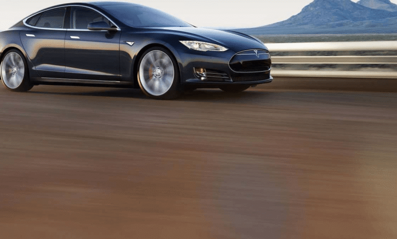 Tesla, Direksiyon Sinyal Kolu Geri Getirdi! Model 3 için $595’lık “Retrofit” Satışta
