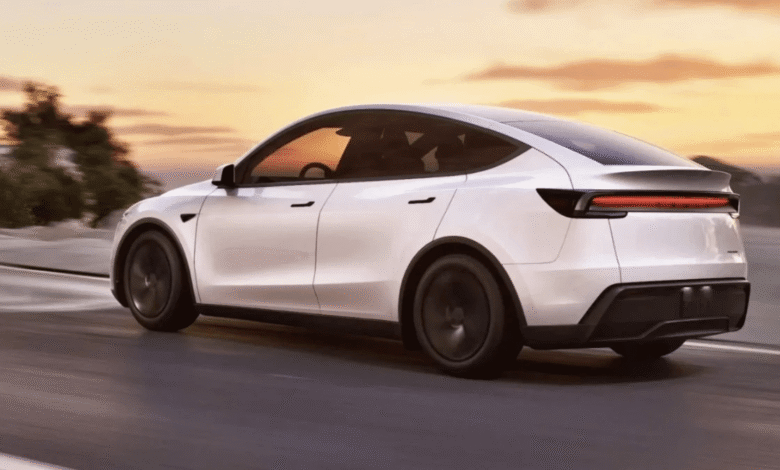 Tesla’nın FSD Sistemi 2,9 Milyon Araçta İnceleme Altında: Kırmızı Işıkta Geçtiği Belirlendi!